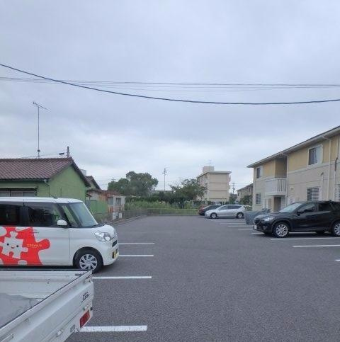 ヴィラ中島Ⅱの駐車場