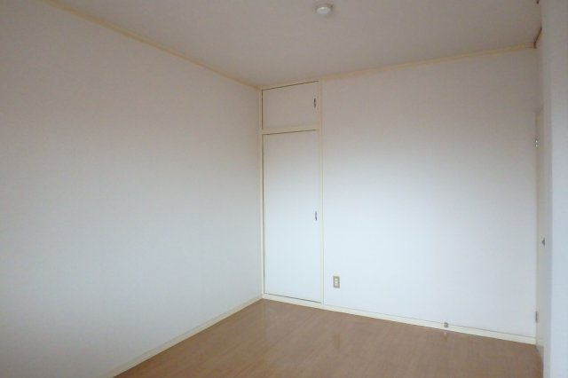 サンワード別府の洋室