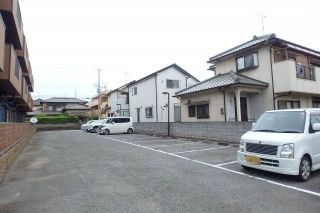 サンワード別府の駐車場