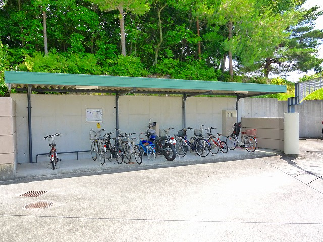 英和コーポ№5のその他共用部分|自転車置き場