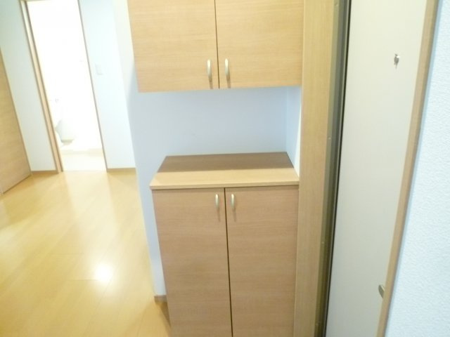 Fメゾン北加賀屋I番館の玄関