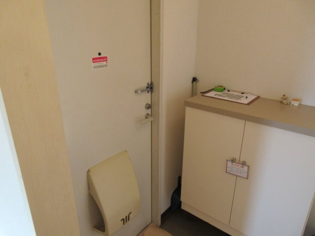 イワサキハイツの玄関