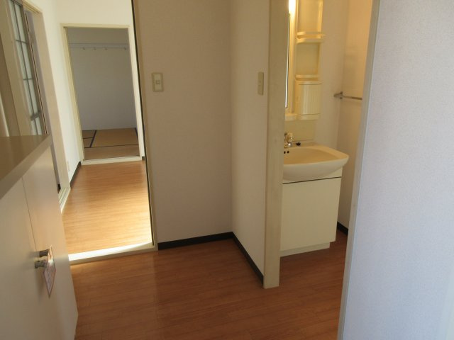 イワサキハイツの玄関