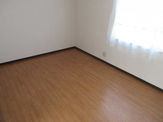 イワサキハイツの洋室