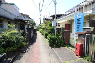 【前面道路含む現地写真】 | 伏見区桃山町大島　中古テラスハウス | 一度、実際にご覧になってみませんか？暮らしやすい周辺環境も含め、スタッフがご案内いたします。お家探しの第一歩としてでも大丈夫です(^^)/お気軽にお問い合わせ下さいね♪