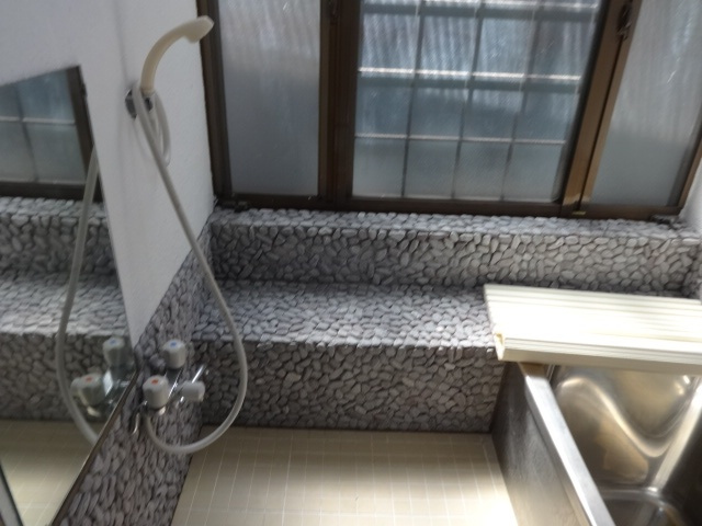 東村山市本町３丁目の一戸建ての浴室