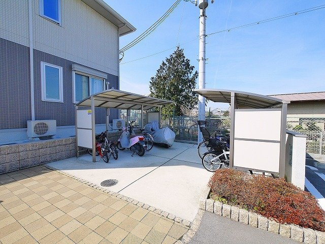 メゾンラフィーネ（外山）のその他共用部分|自転車置き場です