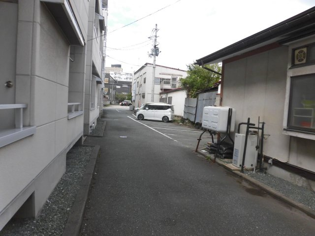 コーポ蜂屋の駐車場