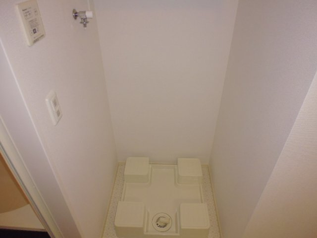 アドラブール　Ｈのその他|洗濯機置き場