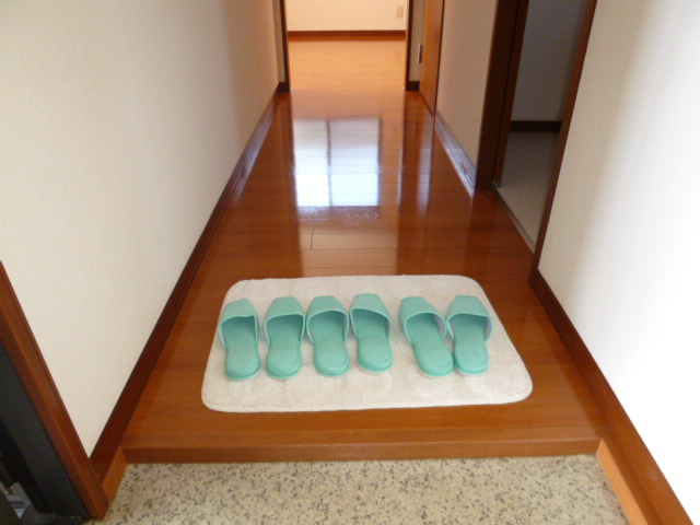 フローラルコートＢの玄関