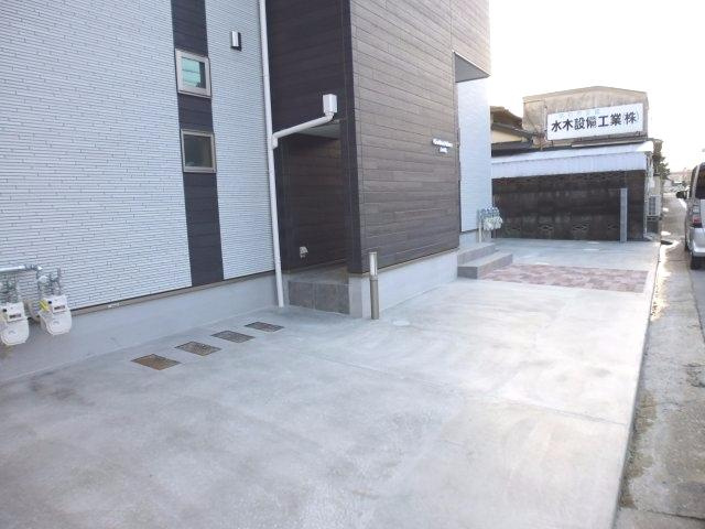 ガーデンパレス上ノ丸の駐車場