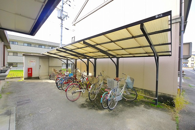 ラポール　Ａ　Ｂのその他共用部分|ゆったりとした駐輪スペース