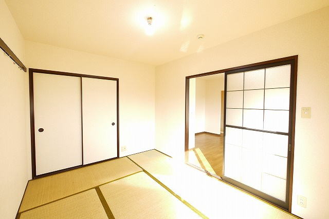 ラポール　Ａ　Ｂの寝室|開放的な和室です
