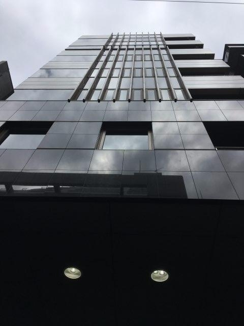 新宿第七葉山ビルの外観