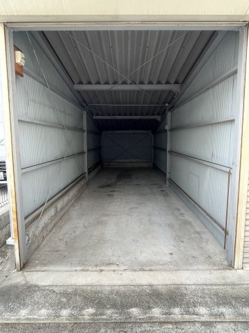 浜町　シャッター付室内駐車場