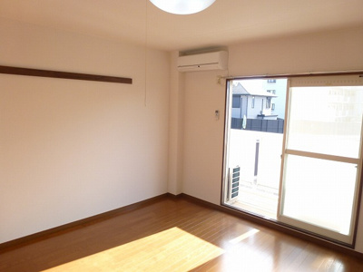 【居間・リビング】 | サープラス有竹 | ※同建物同型別のお部屋