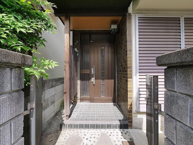 casa di villaggio（カーサ　ビラージョ）のエントランス|玄関前