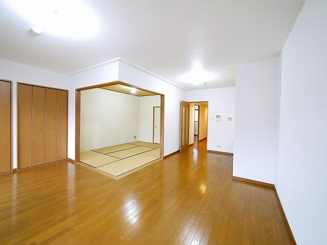 ベルデ帝塚山の居間・リビング