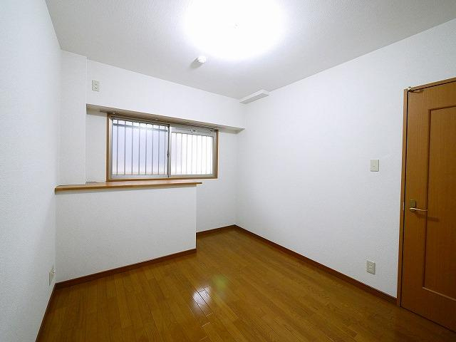 ベルデ帝塚山の洋室