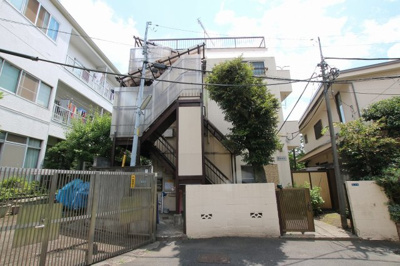 【外観】 | 菅田ビル | 菅田ビル　鶯谷駅から徒歩３分・入谷駅から徒歩８分の好立地！コンビニも徒歩３分圏内に２件、スーパーも徒歩５分にある便利な場所です！閑静な住宅街で静かな環境！