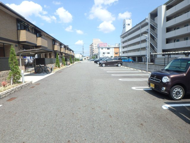 グランヒル青山の駐車場