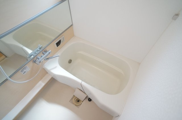 ウィルコート口谷東　B棟の浴室