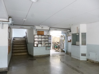 【エントランス】