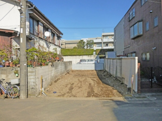 【前面道路含む現地写真】