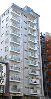 【外観】 | 山手通り沿いの白い綺麗なマンションです