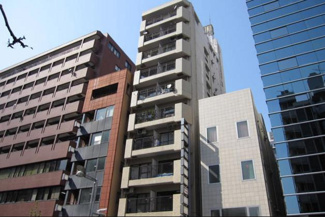 【外観】 | 東京メトロ丸ノ内線「新宿御苑前」駅徒歩１分。8階 