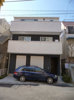 【駐車場】 | 大型車も余裕をもって止められます