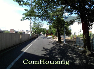 【前面道路含む現地写真】