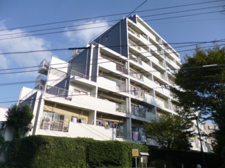 【外観】 | 完成な住宅街に佇むマンション
