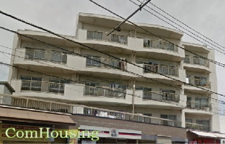 【外観】 | 5階建ての最上階　マンションの1階は店舗となっています