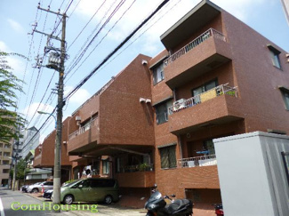 【外観】 | 大江戸線「若松河田」駅徒歩7分の立地。