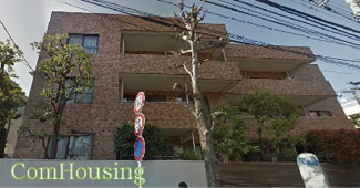 【外観】 | 茶色いタイル貼りの外観　緑もあり雰囲気のいいマンションです