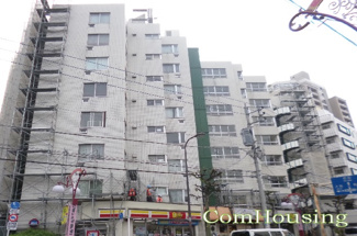 【外観】 | 1階にはコンビニがあり便利です