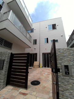 【エントランス】 | オートロックもあり安心です