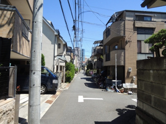 【前面道路含む現地写真】