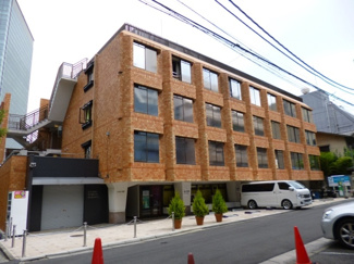 【外観】 | 総戸数１０３戸。丸ノ内線「赤坂見附」駅徒歩6分。３駅４路線利用可！事務所利用可（規約有）！