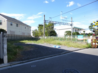 【前面道路含む現地写真】