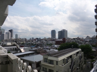 【展望】 | バルコニーからの眺望。新宿高層ビル群が見えます！