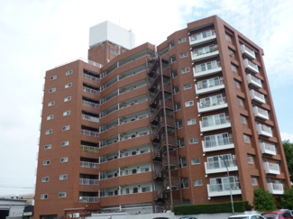 【外観】 | 専用使用権付トランクルーム付きです♪