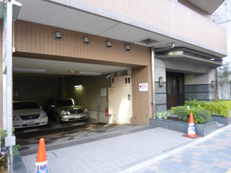 【駐車場】