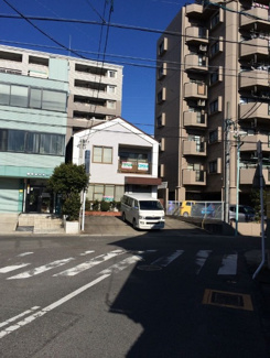 【前面道路含む現地写真】