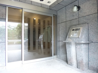 【エントランス】 | 安心のダブルオートロック！１つ目の集合玄関機