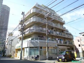 【外観】 | 広々としたルーフバルコニー付