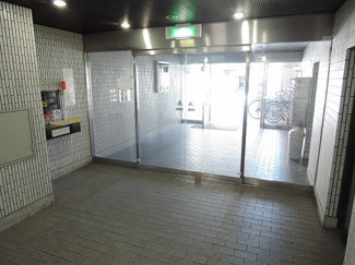 【エントランス】