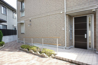 【エントランス】