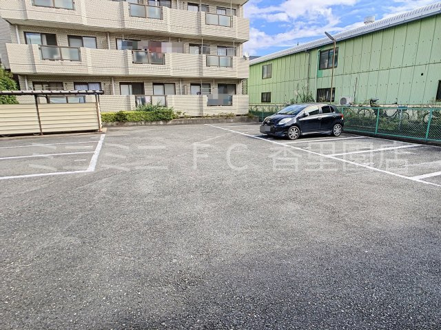 藤村ハイツの駐車場|敷地内駐車場